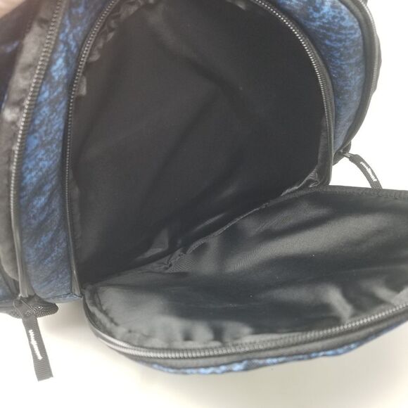 NWT. REEBOK BACKPACK. 16.5" X 11.5" X 5.5". - Picture 9 of 13